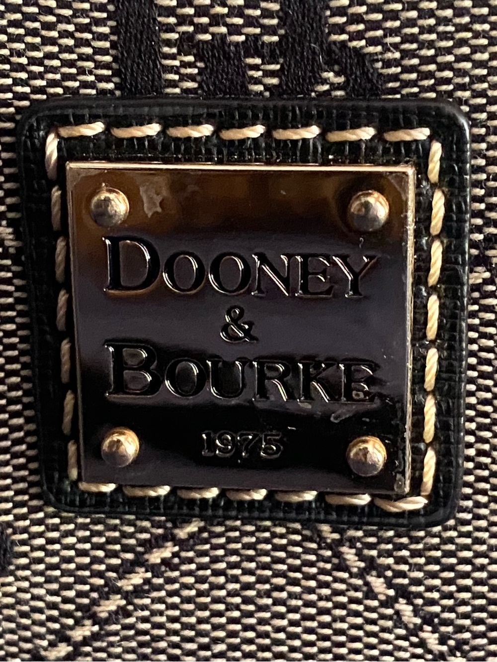 NWOT Dooney & Bourke Signature Monogram Tote Beige/Black Jacquard w/ Red Lining - Picture 5 of 16
